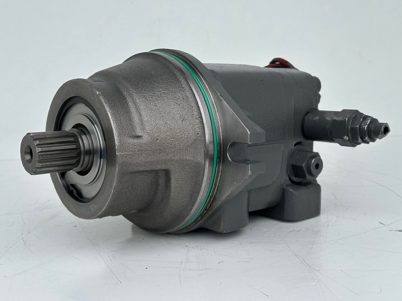 Liebherr Hydraulikeinbaumotor Typ:FMF058. ID-Nr.12483261. SAT275/266. R926 K-LC-1565, R926 K-LC-1827, R930 T-1980. #12483261.00573# - محرك هيدروليكي - حفارات زحافة: صور 3 Liebherr Hydraulikeinbaumotor Typ:FMF058. ID-Nr.12483261. SAT275/266. R926 K-LC-1565, R926 K-LC-1827, R930 T-1980. #12483261.00573# - محرك هيدروليكي - حفارات زحافة: صور 3