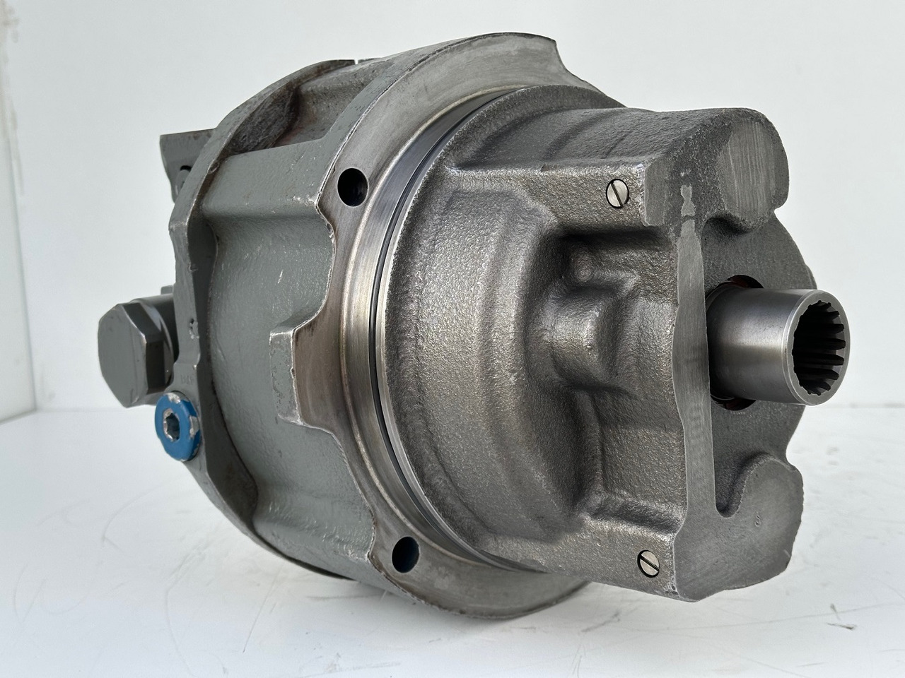 Liebherr Hydraulikeinbaumotor Typ:LH46VE 108. ID-Nr.11428178 . LOS926-1715,R926-1715,R928-1715,R930-1716,R934-1550,R936K-LC,R936K-NLC,R936K-SLC,R938. #11428178.0663# - محرك السفر - آلات البناء: صور 2 Liebherr Hydraulikeinbaumotor Typ:LH46VE 108. ID-Nr.11428178 . LOS926-1715,R926-1715,R928-1715,R930-1716,R934-1550,R936K-LC,R936K-NLC,R936K-SLC,R938. #11428178.0663# - محرك السفر - آلات البناء: صور 2