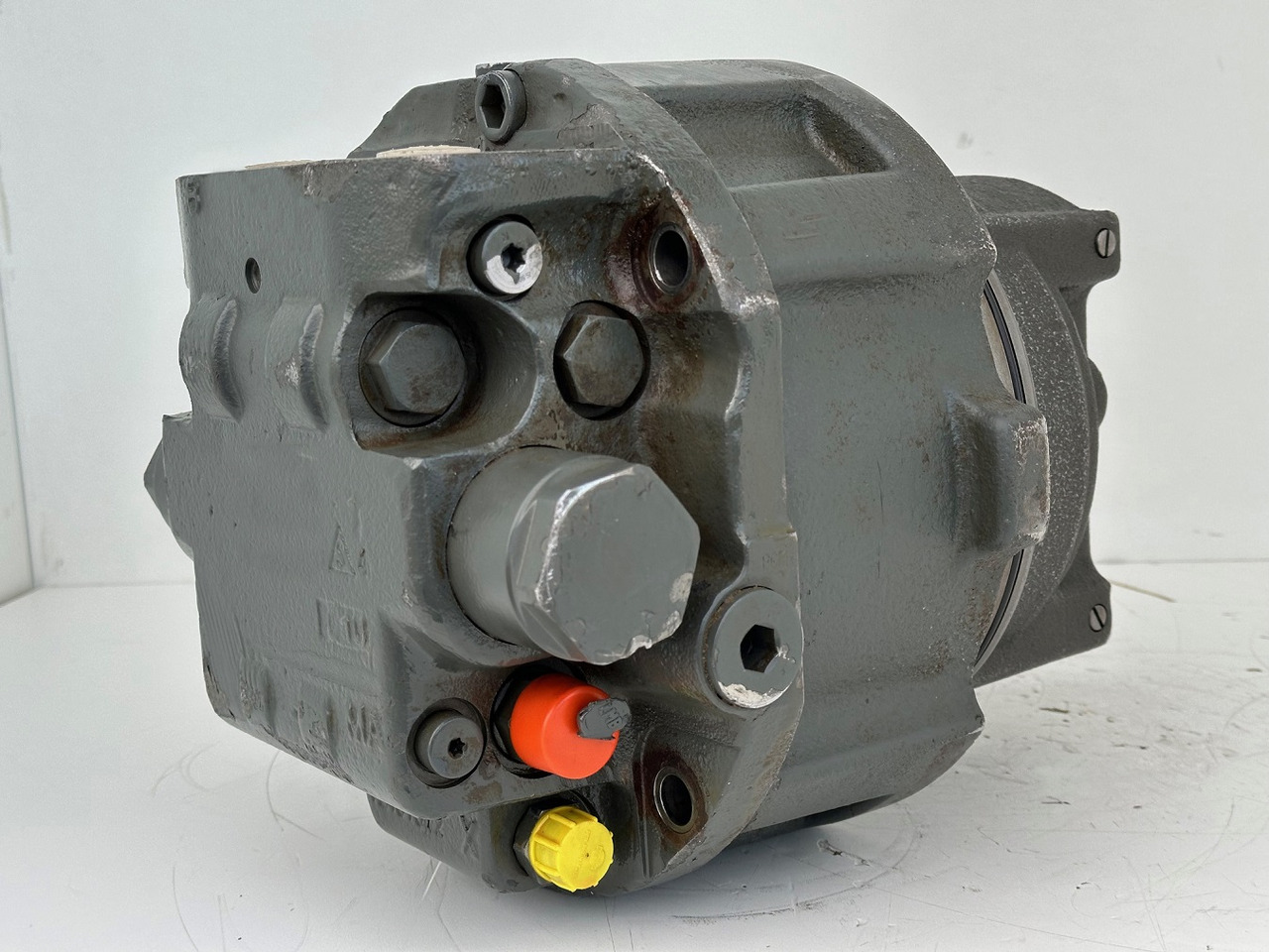 Liebherr Hydraulikeinbaumotor Typ:LH46VE 108. ID-Nr.11428178 . LOS926-1715,R926-1715,R928-1715,R930-1716,R934-1550,R936K-LC,R936K-NLC,R936K-SLC,R938. #11428178.0717# - محرك السفر - آلات البناء: صور 5 Liebherr Hydraulikeinbaumotor Typ:LH46VE 108. ID-Nr.11428178 . LOS926-1715,R926-1715,R928-1715,R930-1716,R934-1550,R936K-LC,R936K-NLC,R936K-SLC,R938. #11428178.0717# - محرك السفر - آلات البناء: صور 5