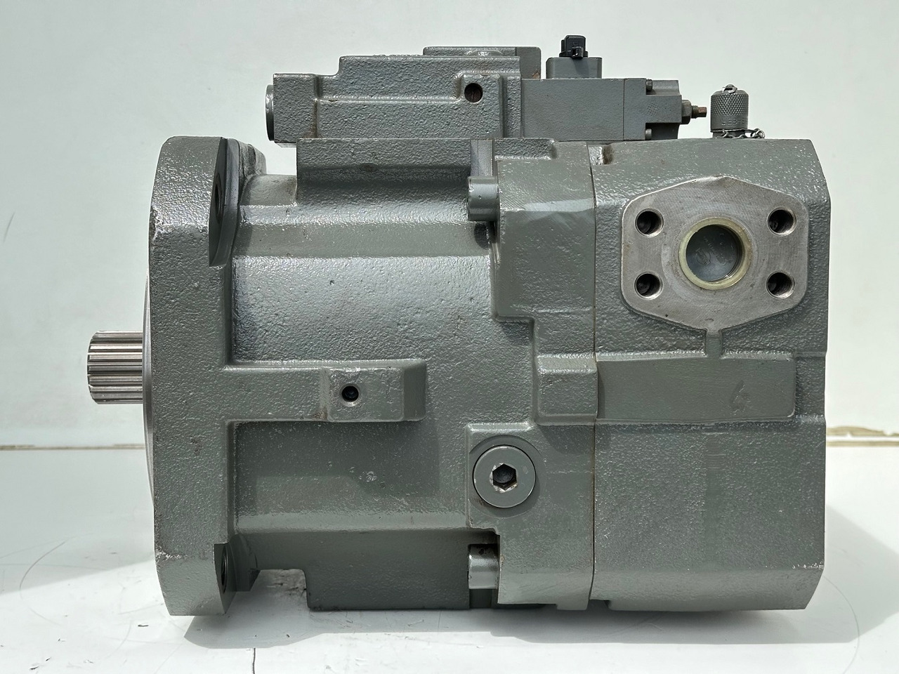 Liebherr Hydraulikverstellpumpe Typ:DPV O 165. ID-Nr.10120060 - ID-Nr.10144915. LH120 C-1103, LH120 CG-1103, LH120 M-1102. #10144915.13342# - مضخة هيدروليكية - حفارة على عجلات: صور 4 Liebherr Hydraulikverstellpumpe Typ:DPV O 165. ID-Nr.10120060 - ID-Nr.10144915. LH120 C-1103, LH120 CG-1103, LH120 M-1102. #10144915.13342# - مضخة هيدروليكية - حفارة على عجلات: صور 4