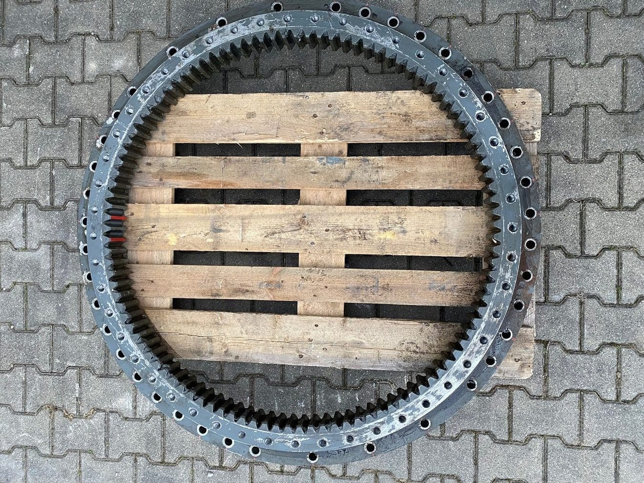 Liebherr Kugeldrehverbindung ID-Nr.90217104. Typ:KUD44VJ023.   R926 K-LC.   #11355# - حلقة الدوران - حفارات زحافة: صور 5 Liebherr Kugeldrehverbindung ID-Nr.90217104. Typ:KUD44VJ023.   R926 K-LC.   #11355# - حلقة الدوران - حفارات زحافة: صور 5