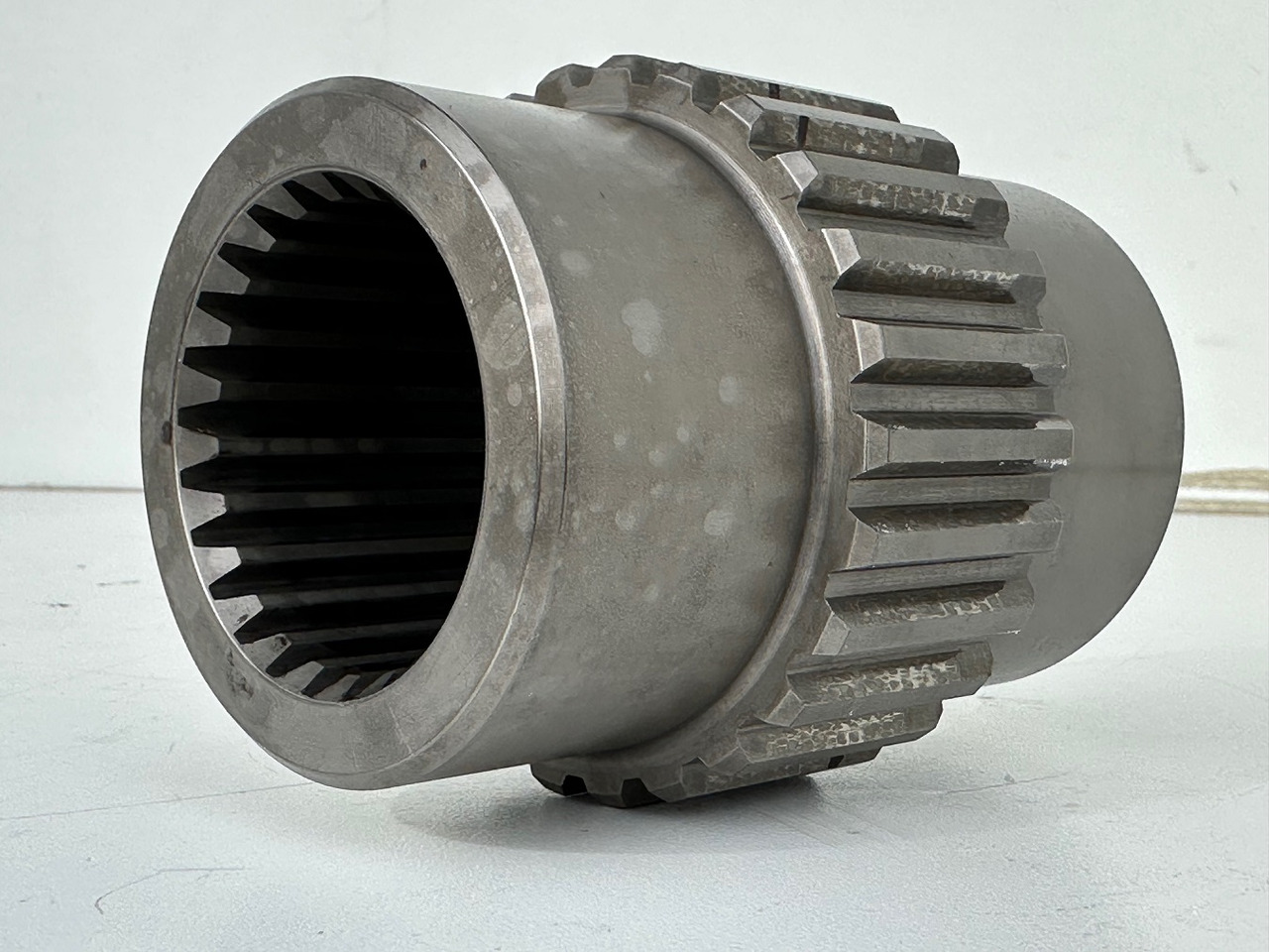 Liebherr Lamellenträger ID-Nr.9443788 - ID-Nr.944378803. FAT550, FAT550P046, FAT550P050, FAT600P081, FAT1000/102. #9443788.09.10.01# - محرك السفر - حفارة: صور 4 Liebherr Lamellenträger ID-Nr.9443788 - ID-Nr.944378803. FAT550, FAT550P046, FAT550P050, FAT600P081, FAT1000/102. #9443788.09.10.01# - محرك السفر - حفارة: صور 4