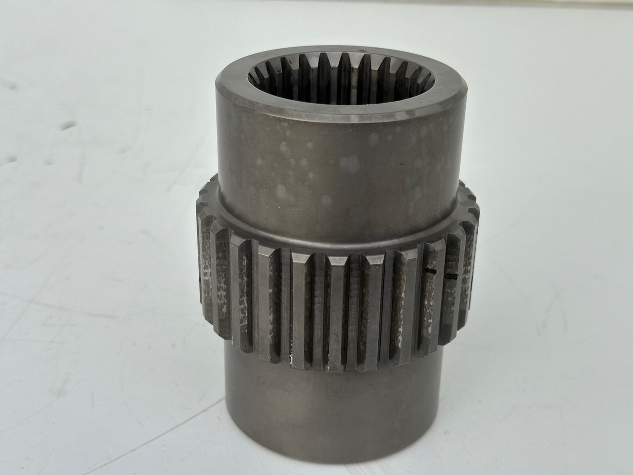 Liebherr Lamellenträger ID-Nr.9443788 - ID-Nr.944378803. FAT550, FAT550P046, FAT550P050, FAT600P081, FAT1000/102. #9443788.09.10.01# - محرك السفر - حفارة: صور 2 Liebherr Lamellenträger ID-Nr.9443788 - ID-Nr.944378803. FAT550, FAT550P046, FAT550P050, FAT600P081, FAT1000/102. #9443788.09.10.01# - محرك السفر - حفارة: صور 2