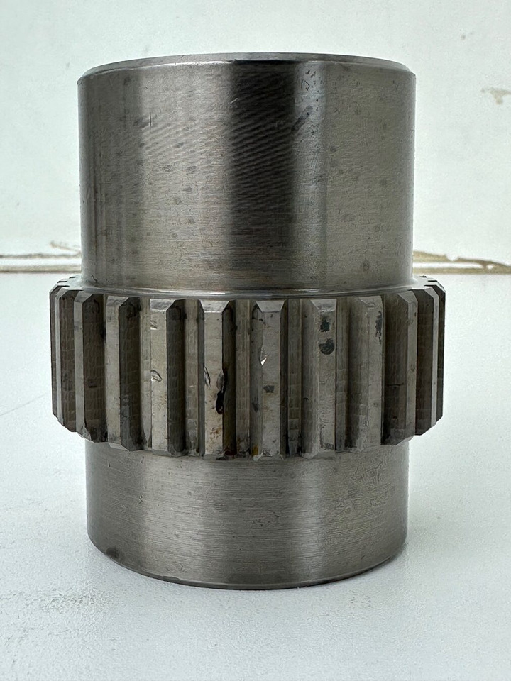 Liebherr Lamellenträger ID-Nr.9443996 - ID-Nr.944399603. FAT550, FAT550/556. LU950C, LU950CLGP, LU950CLT, PR742, PR742B, PR742BL, PR742BM, RL42B. #9443996.02# - محرك السفر - آلات البناء: صور 1 Liebherr Lamellenträger ID-Nr.9443996 - ID-Nr.944399603. FAT550, FAT550/556. LU950C, LU950CLGP, LU950CLT, PR742, PR742B, PR742BL, PR742BM, RL42B. #9443996.02# - محرك السفر - آلات البناء: صور 1