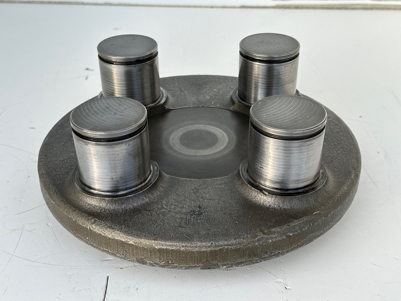 Liebherr Planetenträger ID-Nr.90006540. SAT300/271, SAT300/282, SAT300/288, SAT300/295. LH40, LH50, R936,R950 T, R960 T. #90006540.04.01# - محرك سوينغ - حفارة: صور 2 Liebherr Planetenträger ID-Nr.90006540. SAT300/271, SAT300/282, SAT300/288, SAT300/295. LH40, LH50, R936,R950 T, R960 T. #90006540.04.01# - محرك سوينغ - حفارة: صور 2