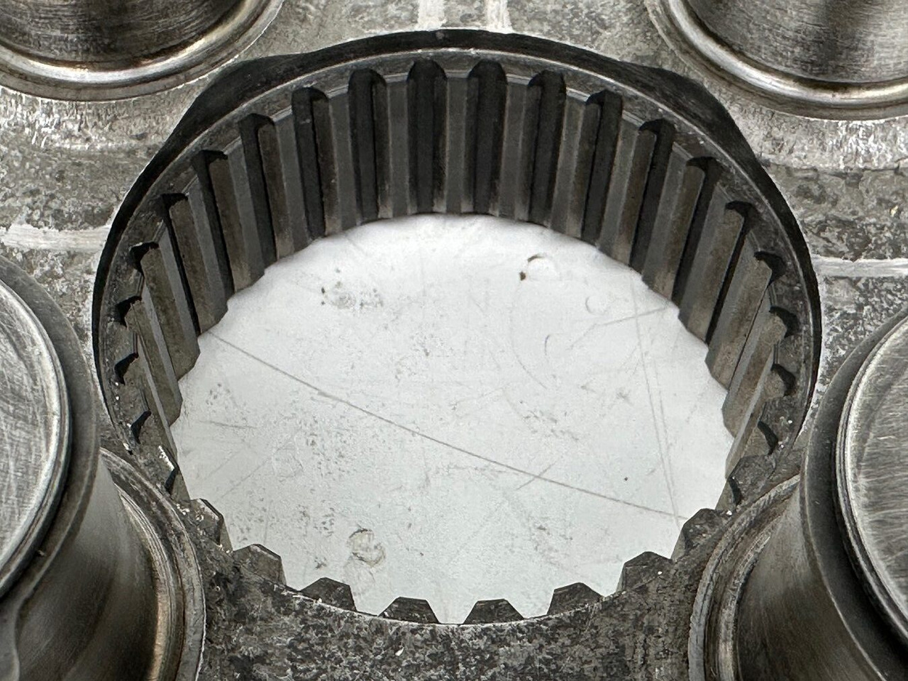 Liebherr Planetenträger ID-Nr.944306303 - ID-Nr.9443063. A924, A934, LH30, LH35, R906, R916, R922, R924, R926, R932, R934, R944. #944306303.E5.058# - محرك سوينغ - آلات البناء: صور 5 Liebherr Planetenträger ID-Nr.944306303 - ID-Nr.9443063. A924, A934, LH30, LH35, R906, R916, R922, R924, R926, R932, R934, R944. #944306303.E5.058# - محرك سوينغ - آلات البناء: صور 5