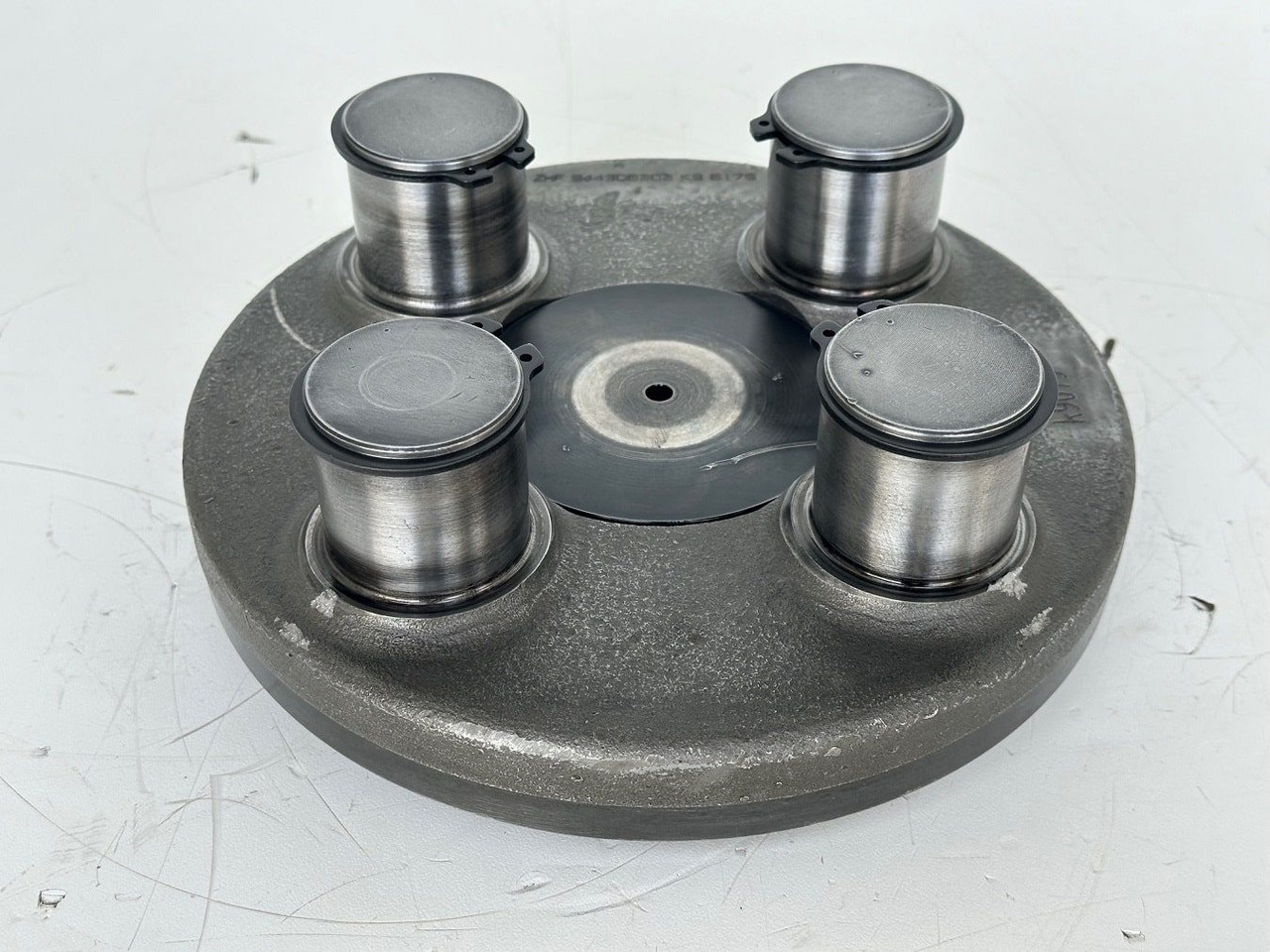 Liebherr Planetenträger ID-Nr.944306303 - ID-Nr.9443063. A924, A934, LH30, LH35, R906, R916, R922, R924, R926, R932, R934, R944. #k9079# - علبة التروس - آلات البناء: صور 2 Liebherr Planetenträger ID-Nr.944306303 - ID-Nr.9443063. A924, A934, LH30, LH35, R906, R916, R922, R924, R926, R932, R934, R944. #k9079# - علبة التروس - آلات البناء: صور 2