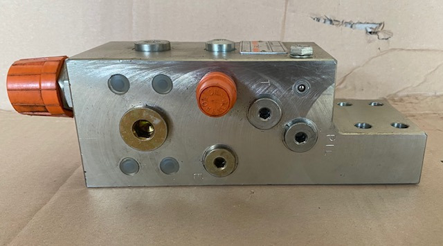 Liebherr Rohrbruchsicherung ID-Nr.5009808. - صمامات هيدروليكية - حفارات زحافة: صور 3 Liebherr Rohrbruchsicherung ID-Nr.5009808. - صمامات هيدروليكية - حفارات زحافة: صور 3