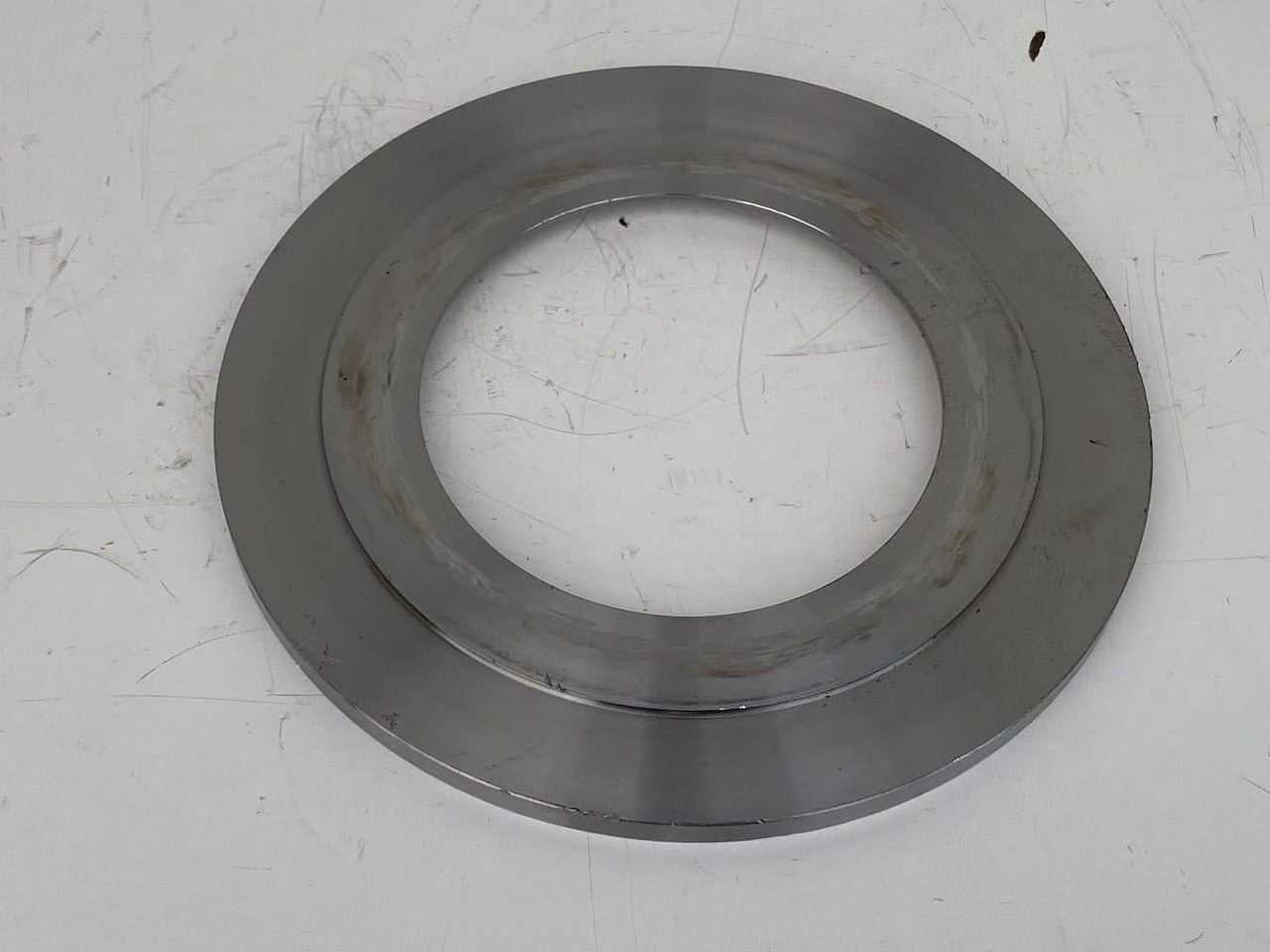 Liebherr Scheibe ID-Nr.9441718. SAT300/213, SAT300/225, SAT375/219. A944,E942,LOS942,LOS944,P942,P944,R934,R942,R944. #SC25.11# - محرك سوينغ - آلات البناء: صور 4 Liebherr Scheibe ID-Nr.9441718. SAT300/213, SAT300/225, SAT375/219. A944,E942,LOS942,LOS944,P942,P944,R934,R942,R944. #SC25.11# - محرك سوينغ - آلات البناء: صور 4