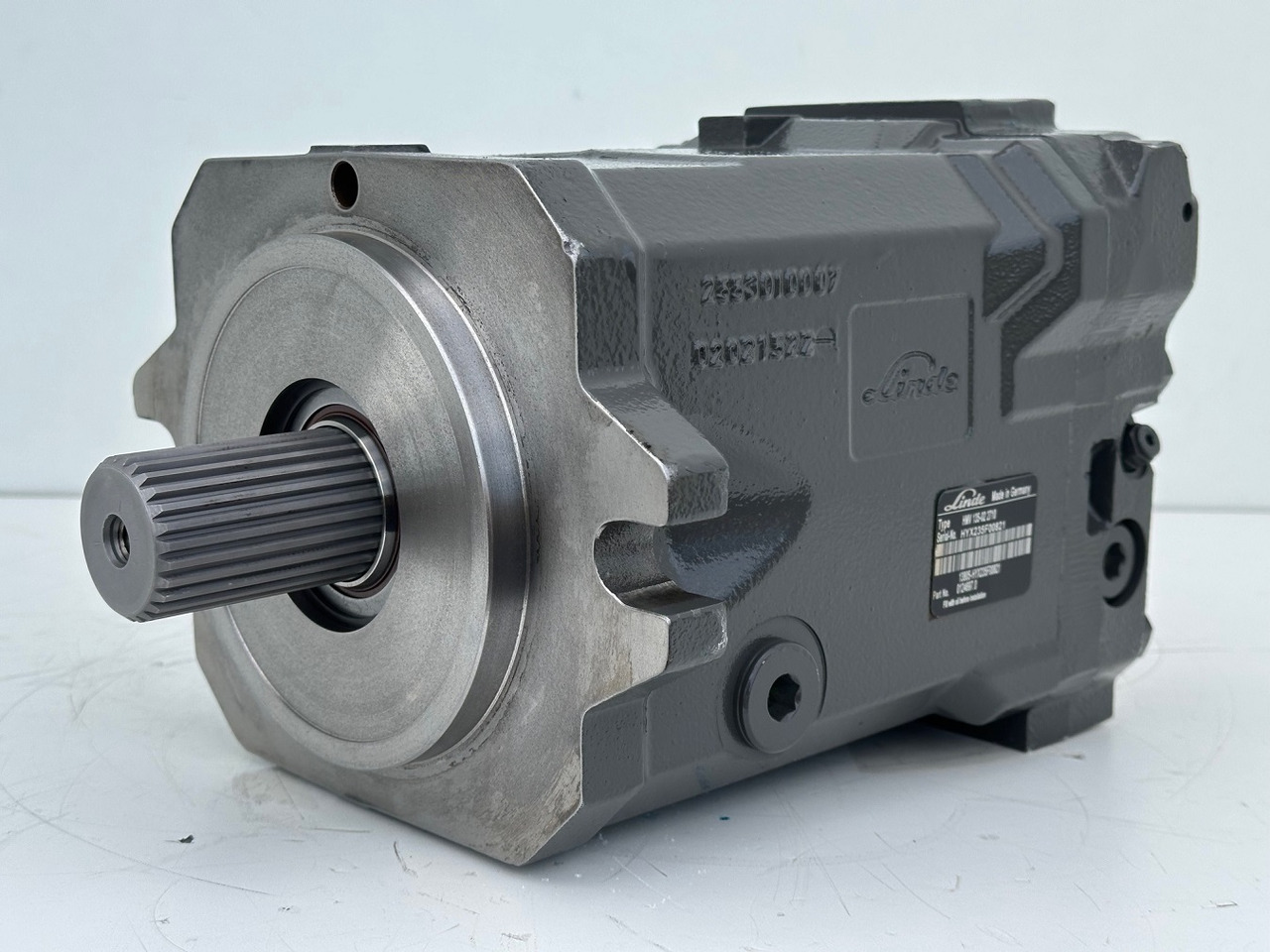 Linde Verstellmotor-Axialkolbenmotor Typ:HMV135-02 2710. #HMV135-02.2710# - محرك هيدروليكي: صور 1 Linde Verstellmotor-Axialkolbenmotor Typ:HMV135-02 2710. #HMV135-02.2710# - محرك هيدروليكي: صور 1