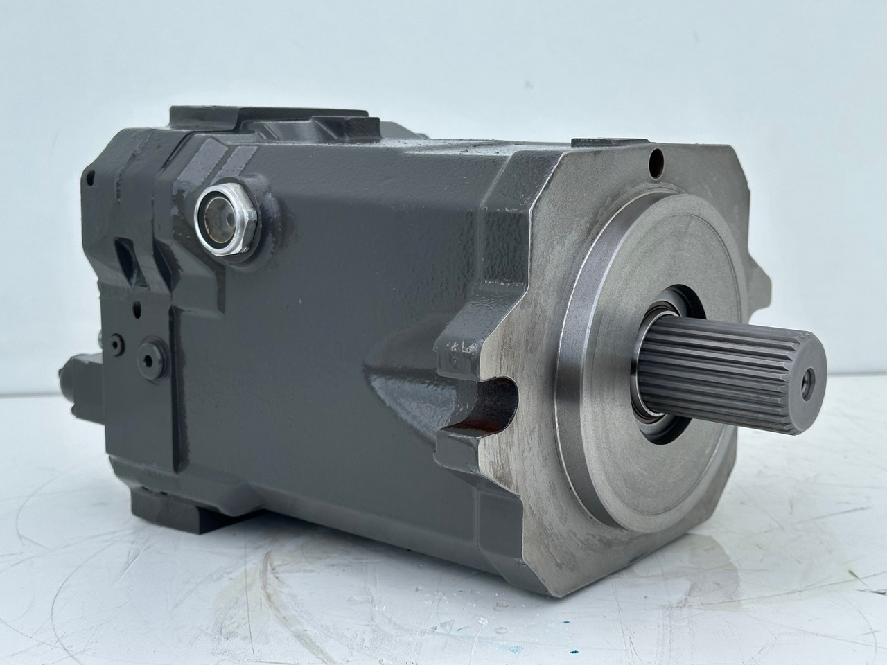 Linde Verstellmotor-Axialkolbenmotor Typ:HMV135-02 2710. #HMV135-02.2710# - محرك هيدروليكي: صور 2 Linde Verstellmotor-Axialkolbenmotor Typ:HMV135-02 2710. #HMV135-02.2710# - محرك هيدروليكي: صور 2