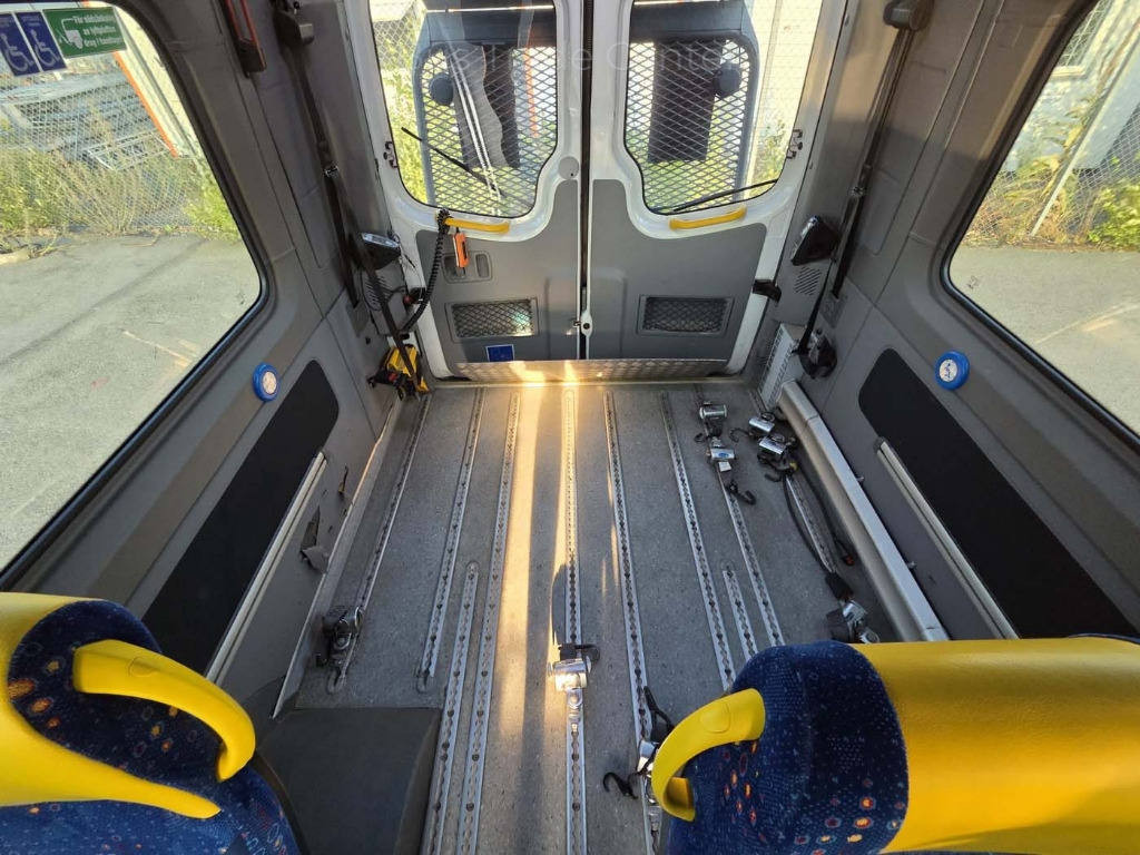 VOLKSWAGEN Crafter 50 LR // 3 units with lift - صغيرة, ميكروباص: صور 4 VOLKSWAGEN Crafter 50 LR // 3 units with lift - صغيرة, ميكروباص: صور 4