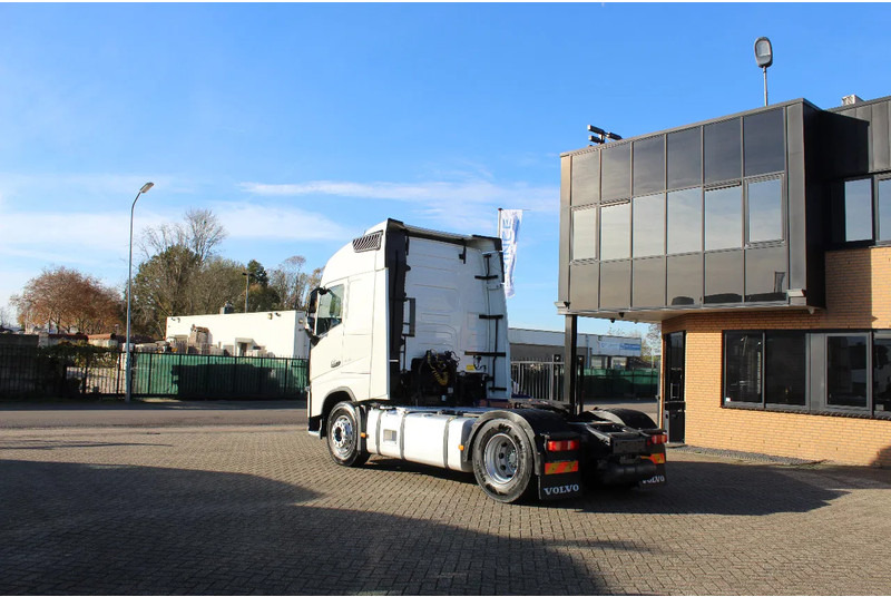 Volvo FH 460 * EURO6 * 4X2 * - شاحنة جرار: صور 4 Volvo FH 460 * EURO6 * 4X2 * - شاحنة جرار: صور 4