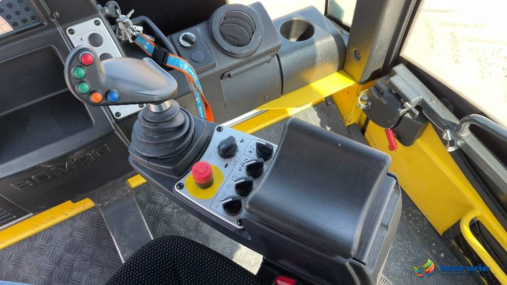 مدحلة الأسفلت Bomag BW 174 AP-4V: صور 20