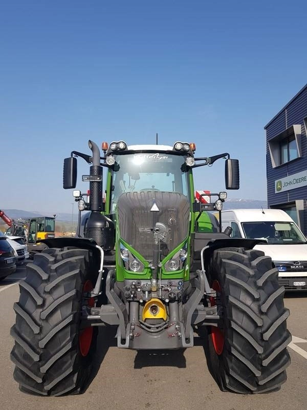 Fendt 828 Vario Profi Plus - جرار: صور 5 Fendt 828 Vario Profi Plus - جرار: صور 5