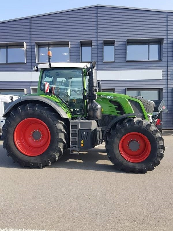 Fendt 828 Vario Profi Plus - جرار: صور 4 Fendt 828 Vario Profi Plus - جرار: صور 4