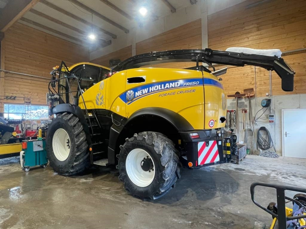New Holland FR 650 - حصادة الأعلاف: صور 4 New Holland FR 650 - حصادة الأعلاف: صور 4