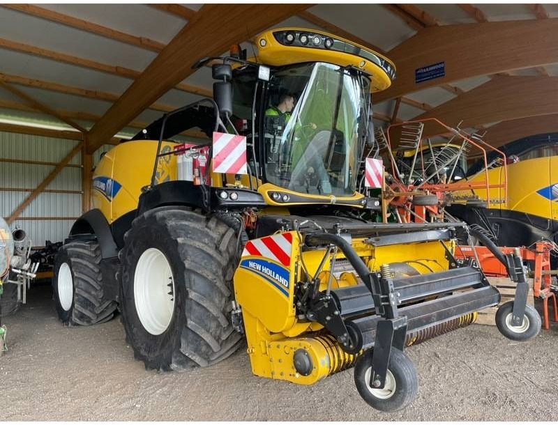New Holland FR 650 - حصادة الأعلاف: صور 1 New Holland FR 650 - حصادة الأعلاف: صور 1