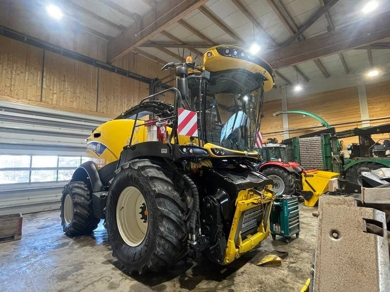 New Holland FR 650 - حصادة الأعلاف: صور 3 New Holland FR 650 - حصادة الأعلاف: صور 3