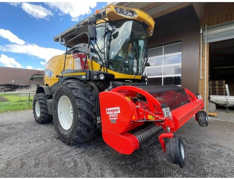 New Holland FR 700 - حصادة الأعلاف: صور 1 New Holland FR 700 - حصادة الأعلاف: صور 1