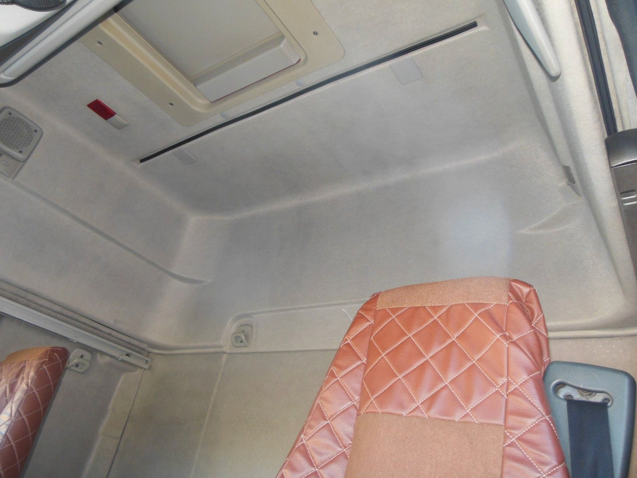 شاحنة جرار Renault PREMIUM 440.19 DXi: صور 11