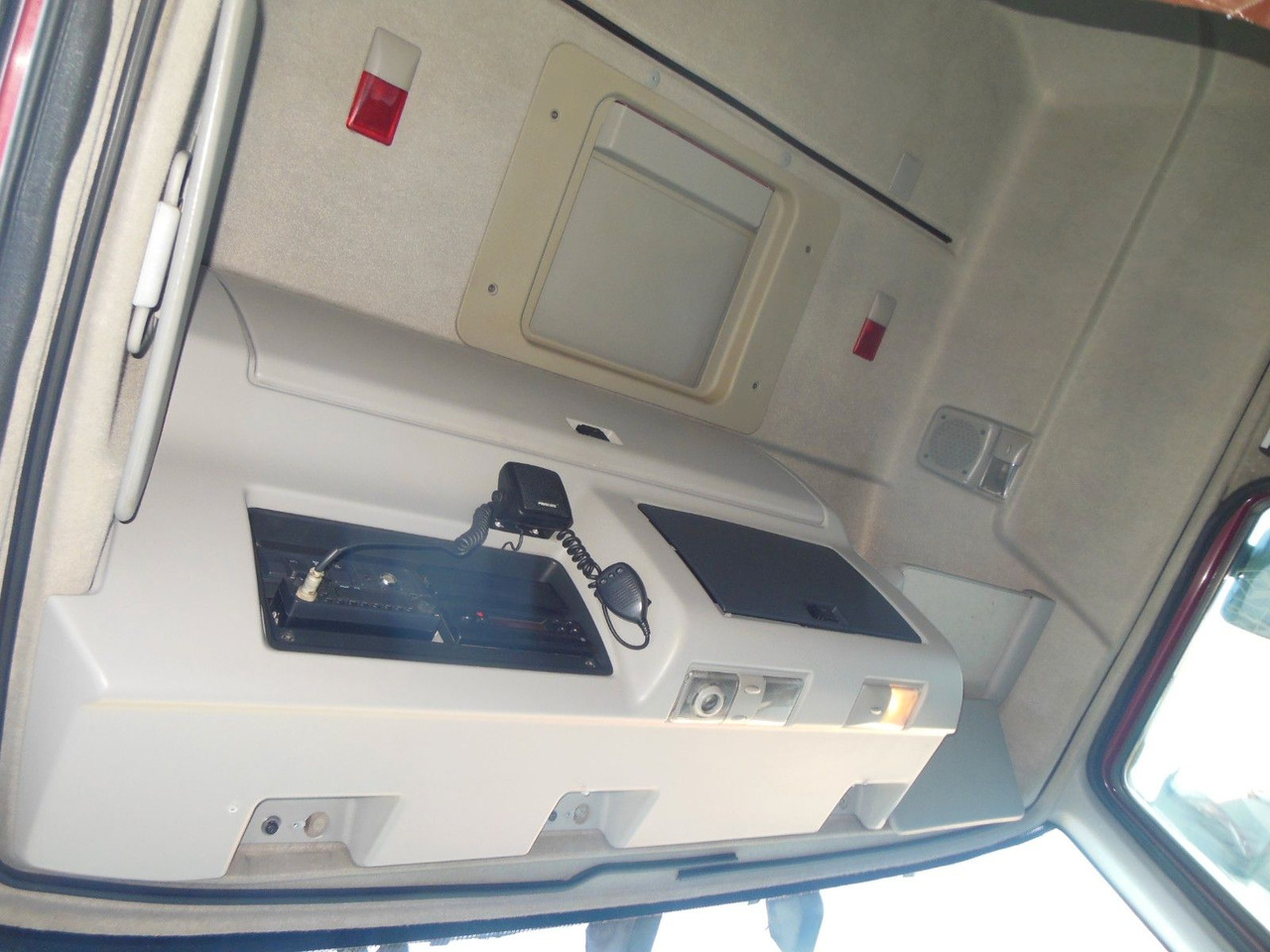 شاحنة جرار Renault PREMIUM 440.19 DXi: صور 10