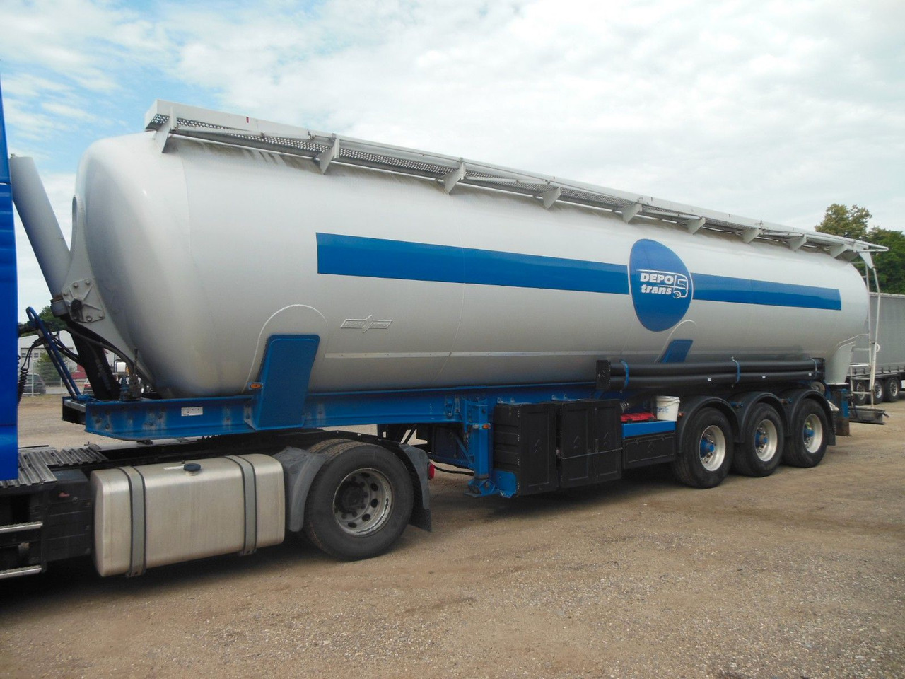 Spitzer SK 2460 CAL, 60.000 L - بلكر: صور 1 Spitzer SK 2460 CAL, 60.000 L - بلكر: صور 1