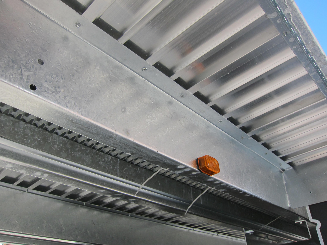 Anssems MSX 3500 Multitransporter 405x200cm Aluboden 3500kg ONLINE AKTION - مقطورات مسطحة: صور 3 Anssems MSX 3500 Multitransporter 405x200cm Aluboden 3500kg ONLINE AKTION - مقطورات مسطحة: صور 3
