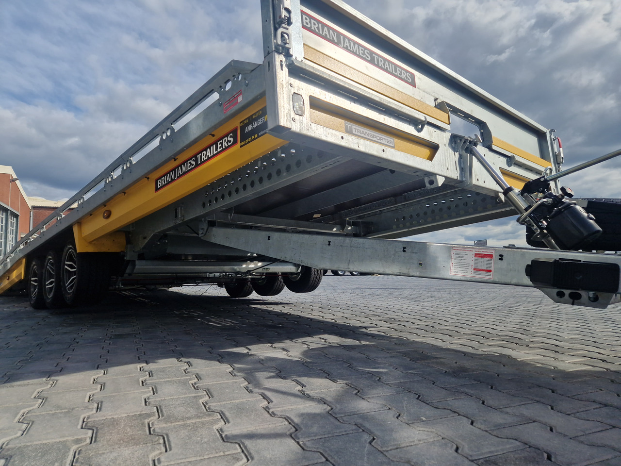 BJT T Transporter 231 550x224cm yellow ankippbar Heckrampe Tridem Alufelgen 10" 3500kg - شاحنة نقل سيارات مقطورة: صور 5 BJT T Transporter 231 550x224cm yellow ankippbar Heckrampe Tridem Alufelgen 10" 3500kg - شاحنة نقل سيارات مقطورة: صور 5