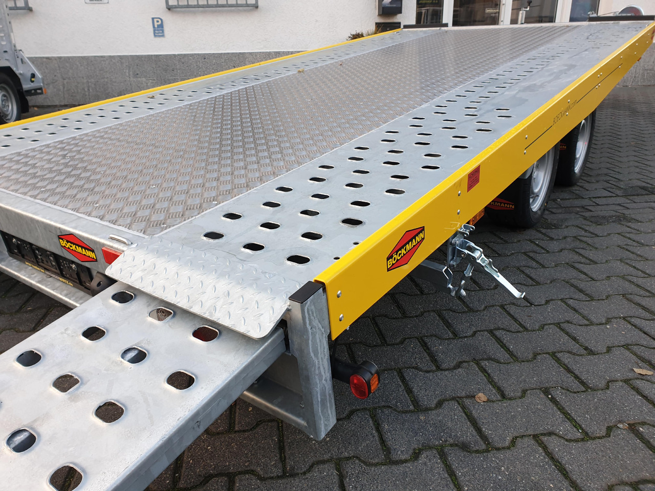 Böckmann AH 4320/35 430x208cm easyload ankipbar Aluboden 3500kg - شاحنة نقل سيارات مقطورة: صور 2 Böckmann AH 4320/35 430x208cm easyload ankipbar Aluboden 3500kg - شاحنة نقل سيارات مقطورة: صور 2