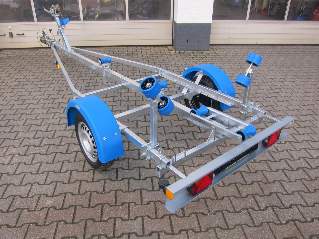 Bootsanhänger Boattrailer Neptun NAVY N7-17 Trailer 750kg mit Winde Winter Online Aktion - مقطورة القارب: صور 1 Bootsanhänger Boattrailer Neptun NAVY N7-17 Trailer 750kg mit Winde Winter Online Aktion - مقطورة القارب: صور 1