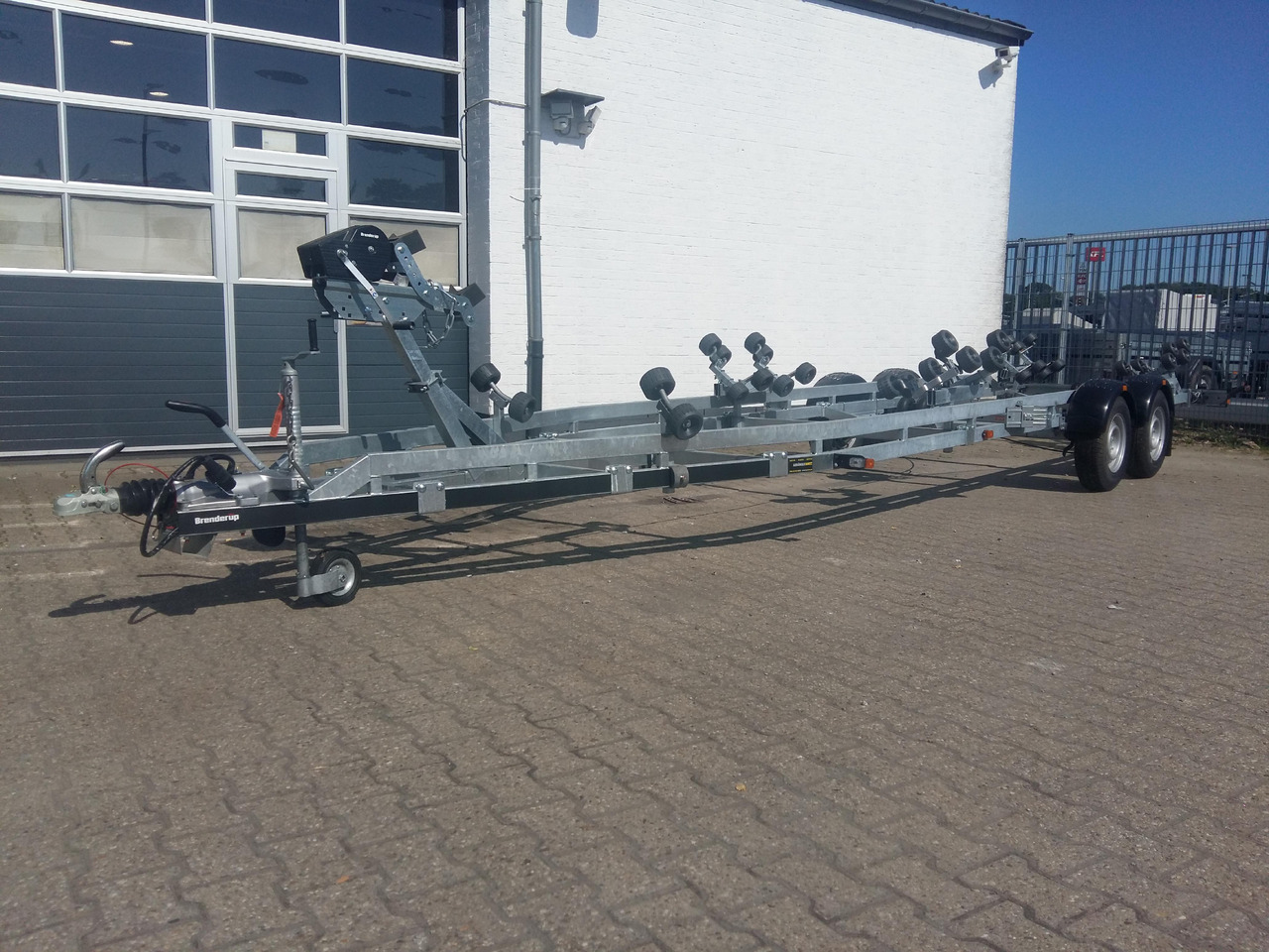 Brenderup Bootstrailer 303500 X TB SR X-Line Superrollen (XXL) 3500kg Online Winter Aktion - مقطورة القارب: صور 3 Brenderup Bootstrailer 303500 X TB SR X-Line Superrollen (XXL) 3500kg Online Winter Aktion - مقطورة القارب: صور 3