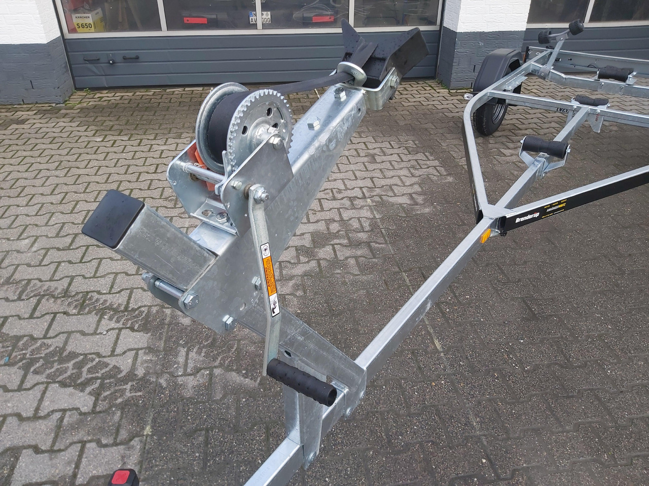 Brenderup Bootstrailer 750L UB Premium 180750UBL 750kg Winde 311959 Januar Online Aktion - مقطورة القارب: صور 2 Brenderup Bootstrailer 750L UB Premium 180750UBL 750kg Winde 311959 Januar Online Aktion - مقطورة القارب: صور 2