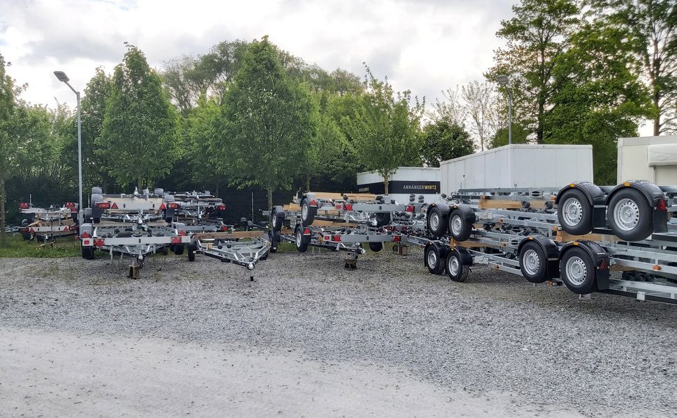 Brenderup Bootstrailer Premium 221800 B SRX - Line Superrollen Windenstand 1800kg Modell 2024 - مقطورة القارب: صور 1 Brenderup Bootstrailer Premium 221800 B SRX - Line Superrollen Windenstand 1800kg Modell 2024 - مقطورة القارب: صور 1