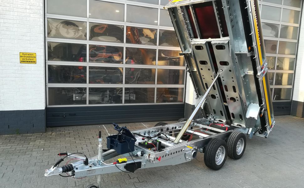 Brian James Trailer CarGO Tipper 2 elektrisch 310x160x30cm Stahlbordwände Heckpendelklappe 2700kg os - قلابة مقطورة: صور 1 Brian James Trailer CarGO Tipper 2 elektrisch 310x160x30cm Stahlbordwände Heckpendelklappe 2700kg os - قلابة مقطورة: صور 1
