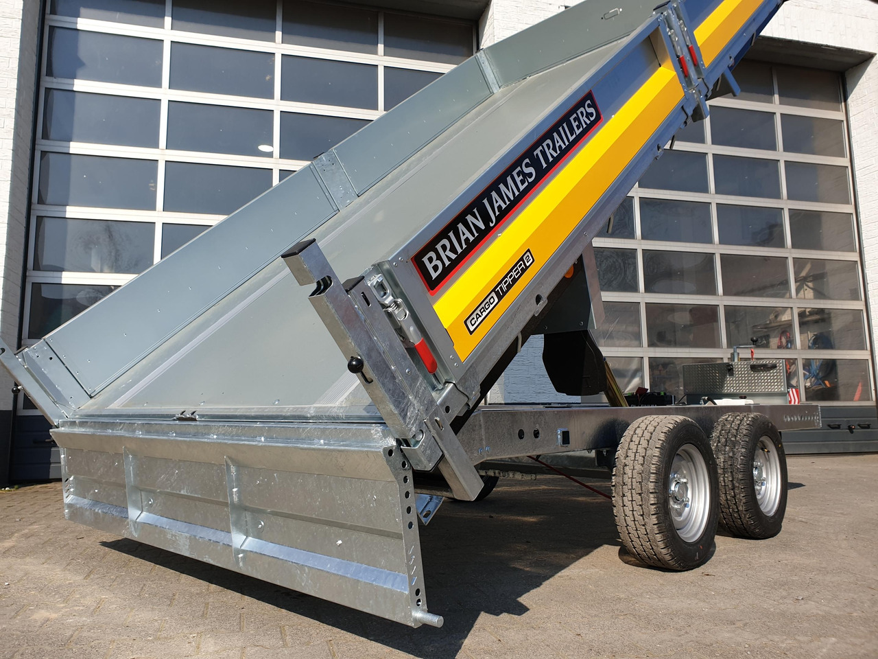 Brian James Trailer CarGO Tipper 2 elektrisch 360x195x30cm Pendelklappe Tandem niedrig 12" 3500kg os - قلابة مقطورة: صور 2 Brian James Trailer CarGO Tipper 2 elektrisch 360x195x30cm Pendelklappe Tandem niedrig 12" 3500kg os - قلابة مقطورة: صور 2