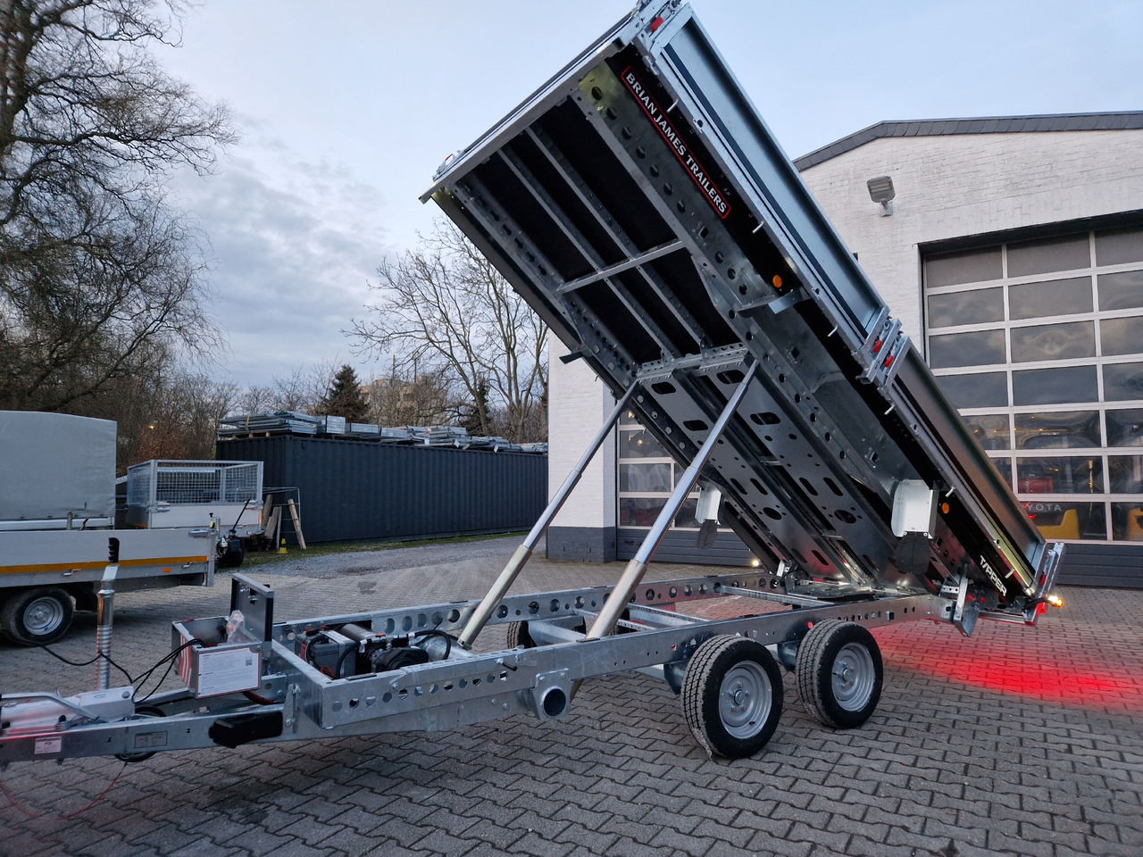Brian James Trailer CarGO Tipper 400x200x30cm elektro Pendelklappe blackline LED 3500kg Tandem - قلابة مقطورة: صور 3 Brian James Trailer CarGO Tipper 400x200x30cm elektro Pendelklappe blackline LED 3500kg Tandem - قلابة مقطورة: صور 3