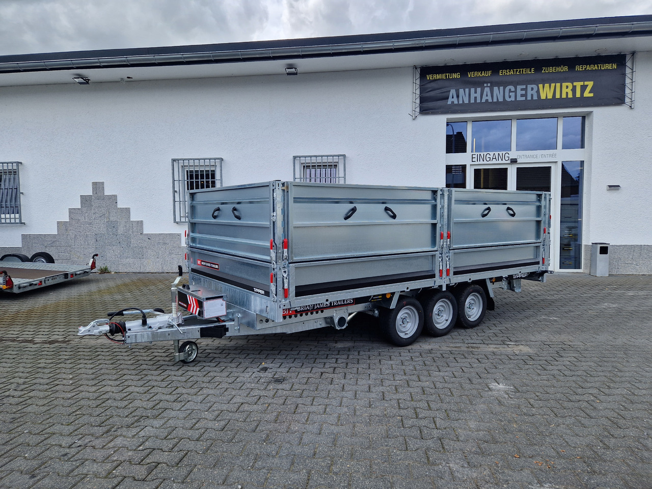 Brian James Trailer Tipper 400x200x100cm Aufsatz elektro blackline LED Tridem 3500kg Modell 24 - قلابة مقطورة: صور 1 Brian James Trailer Tipper 400x200x100cm Aufsatz elektro blackline LED Tridem 3500kg Modell 24 - قلابة مقطورة: صور 1