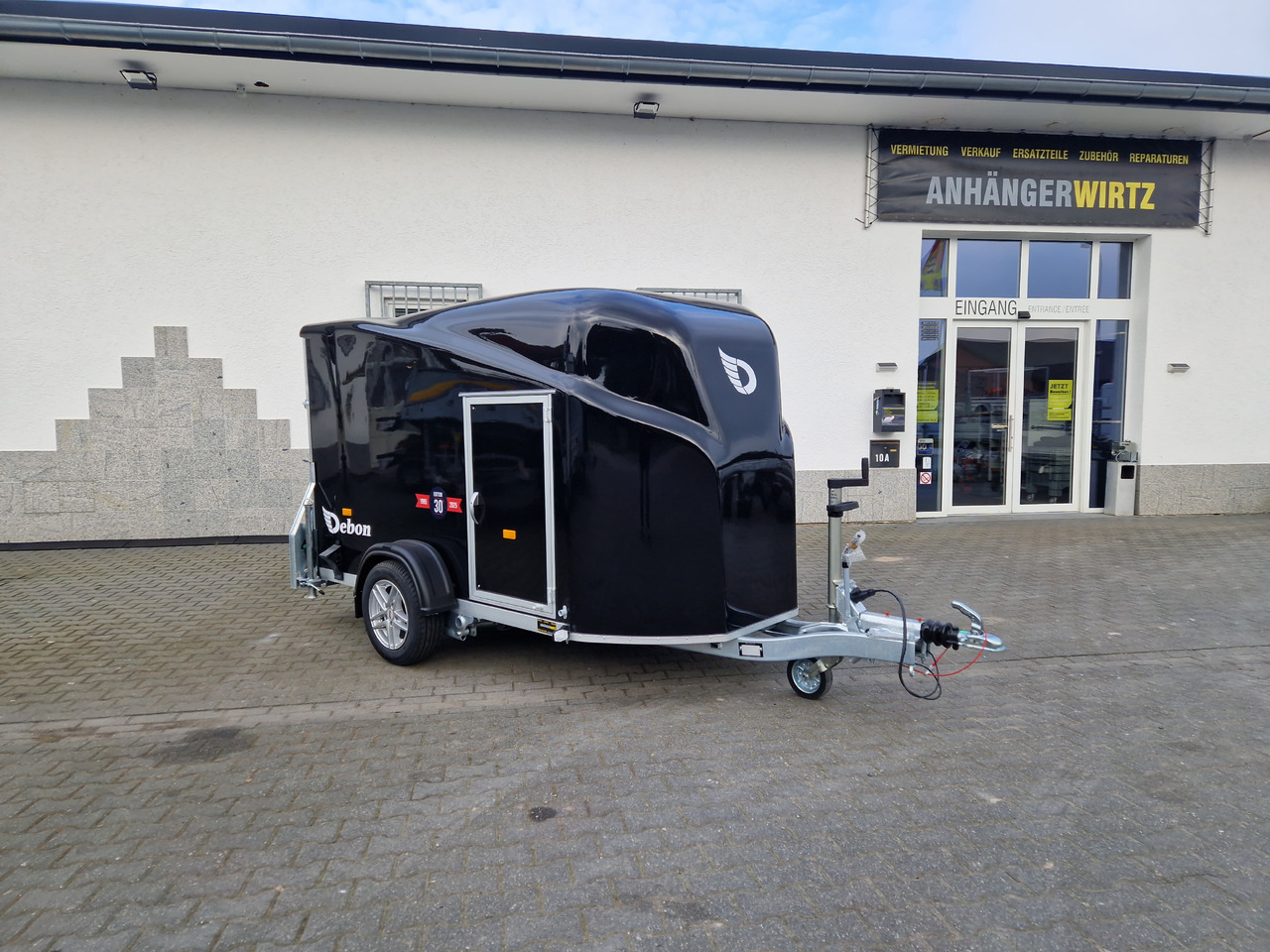 Debon Cargo 1300 300x152x168cm black Seitentür Alufelgen silver Pullman II 100km/H 1300kg Modell 25 - مقطورات السيارات: صور 2 Debon Cargo 1300 300x152x168cm black Seitentür Alufelgen silver Pullman II 100km/H 1300kg Modell 25 - مقطورات السيارات: صور 2