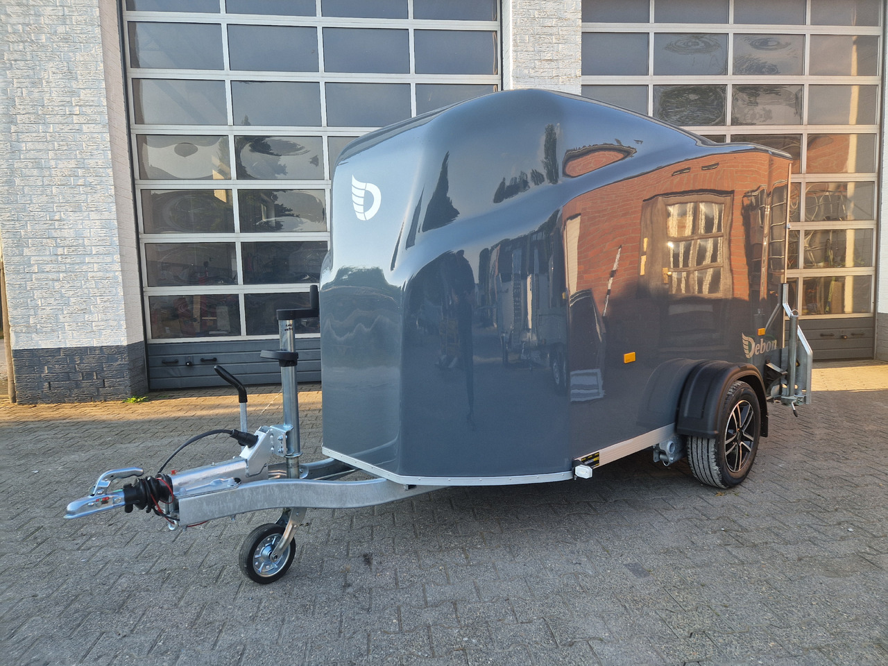 Debon Cargo 1300 300x152x168cm irongrey Seitentür Alufelgen 1300kg Pullman 100kmh Modell 2024 - بصندوق مغلق مقطورة: صور 3 Debon Cargo 1300 300x152x168cm irongrey Seitentür Alufelgen 1300kg Pullman 100kmh Modell 2024 - بصندوق مغلق مقطورة: صور 3