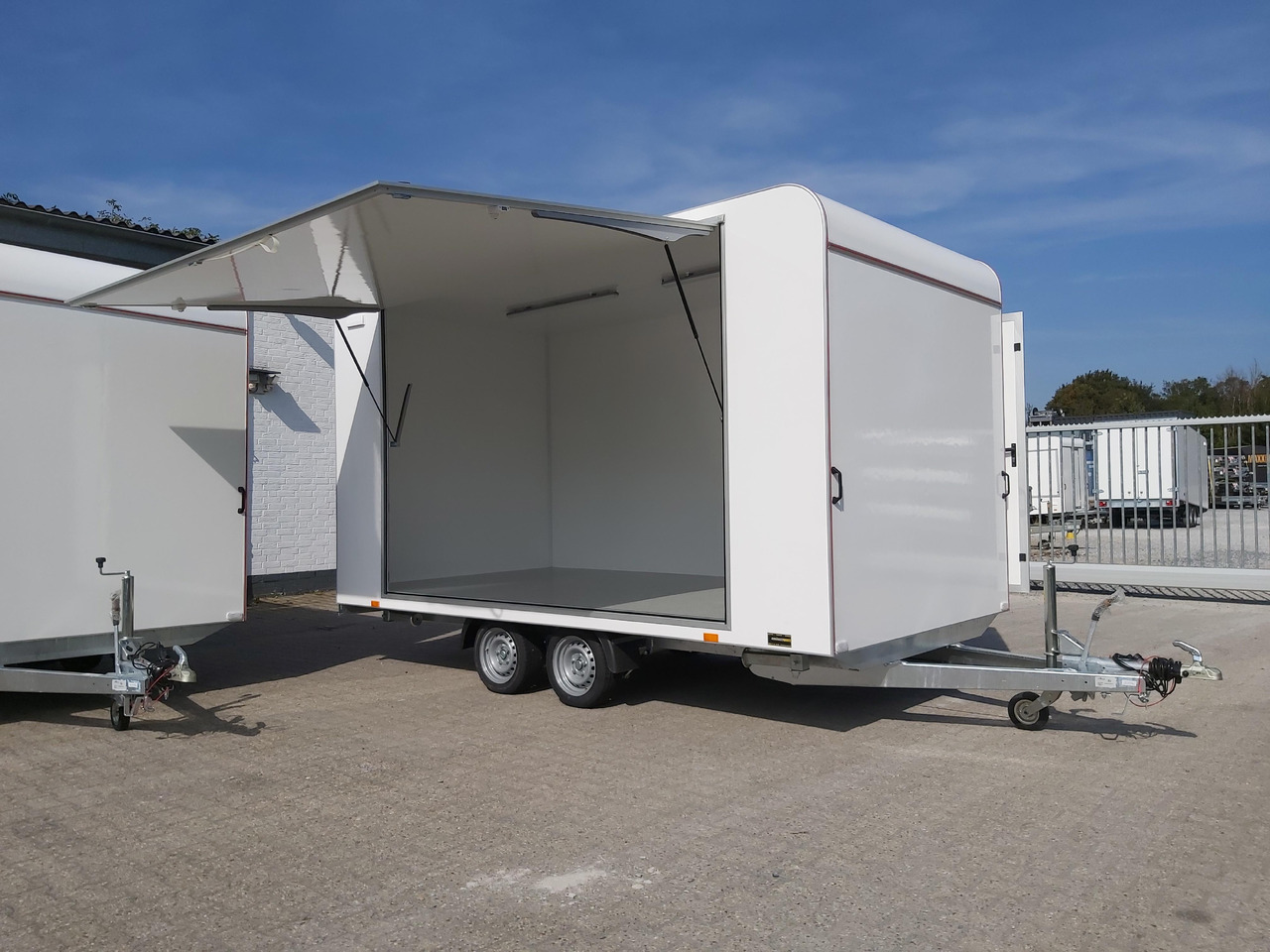 Event Trailer Koffer TWSP M 420T.01 420x220x217cm Seitenklappe Tür 230Volt 100 km/H 2700kg - عربة الطعام: صور 1 Event Trailer Koffer TWSP M 420T.01 420x220x217cm Seitenklappe Tür 230Volt 100 km/H 2700kg - عربة الطعام: صور 1