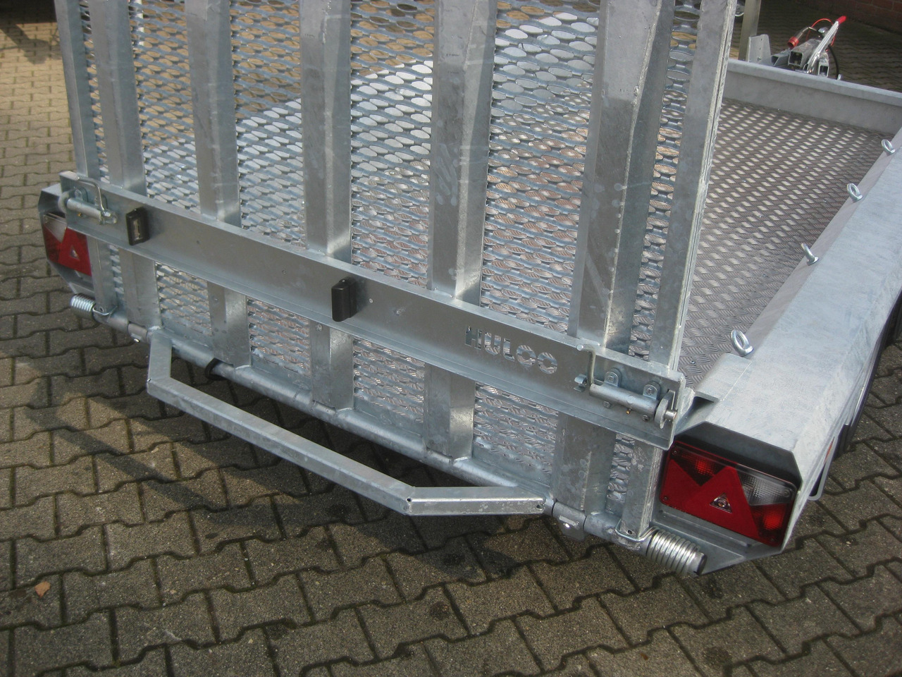 HULCO TERRAX Aluboden 294x150x27cm Heckrampe 150cm (M) 3000kg - مقطورة لنقل المعدات: صور 2 HULCO TERRAX Aluboden 294x150x27cm Heckrampe 150cm (M) 3000kg - مقطورة لنقل المعدات: صور 2
