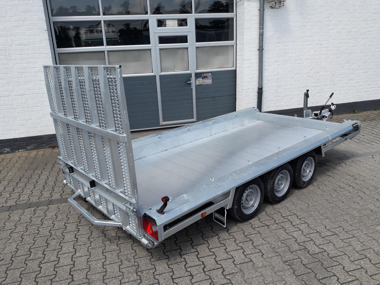 HULCO TERRAX Aluboden 394x180x27cm Heckrampe 150cm Tridem (XL) 3500kg - مقطورة لنقل المعدات: صور 3 HULCO TERRAX Aluboden 394x180x27cm Heckrampe 150cm Tridem (XL) 3500kg - مقطورة لنقل المعدات: صور 3