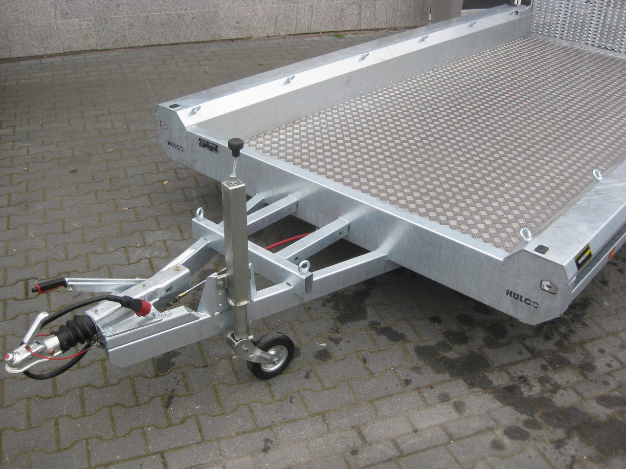 HULCO TERRAX Aluboden 394x180x27cm Heckrampe 150cm (XL) 3500kg - مقطورة لنقل المعدات: صور 4 HULCO TERRAX Aluboden 394x180x27cm Heckrampe 150cm (XL) 3500kg - مقطورة لنقل المعدات: صور 4