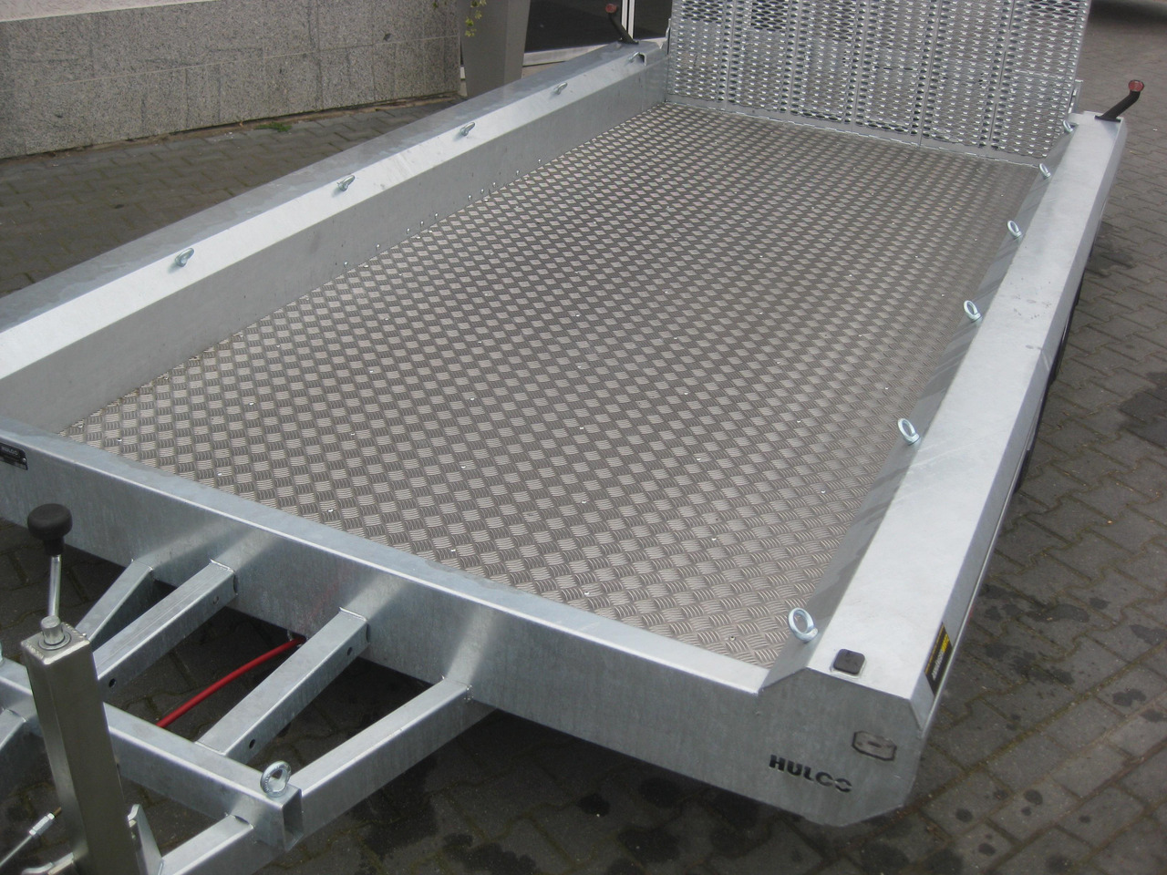 HULCO TERRAX Aluboden 394x180x27cm Heckrampe 150cm (XL) 3500kg - مقطورة لنقل المعدات: صور 5 HULCO TERRAX Aluboden 394x180x27cm Heckrampe 150cm (XL) 3500kg - مقطورة لنقل المعدات: صور 5