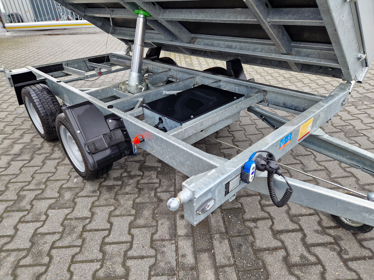 قلابة مقطورة Hapert COBALT HM-2 305x180x30cm Elektro & Laubgitter 2700kg: صور 6