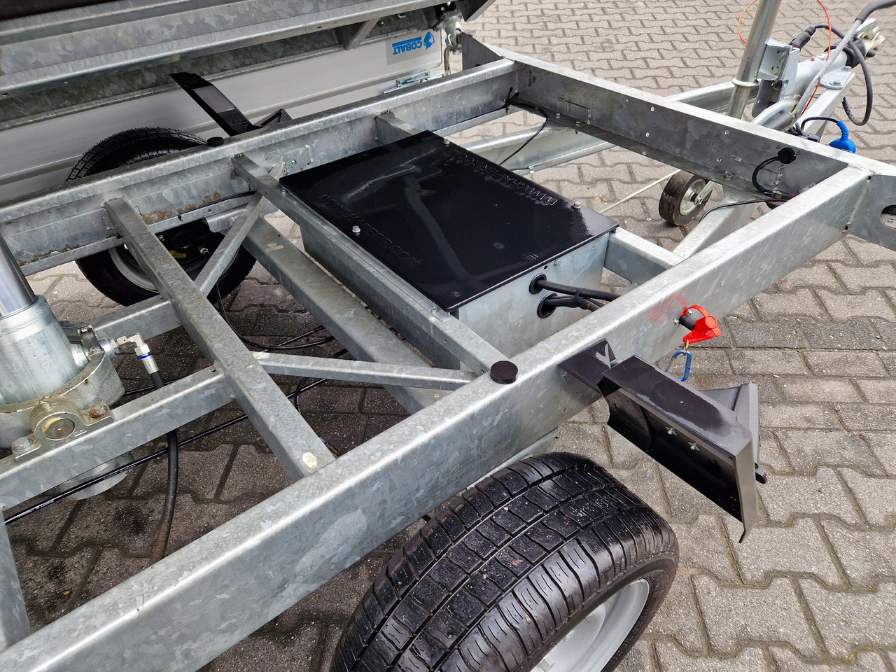 قلابة مقطورة Hapert COBALT HM-2 305x180x30cm Elektro & Laubgitter 2700kg: صور 8