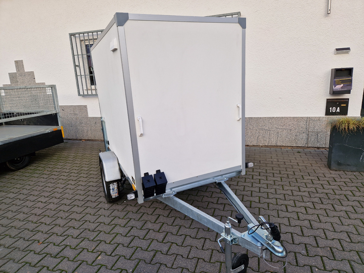 Kargo F7520D 204x114x150cm Zurrsystem (XS) 750kg 100km/H Modell 2024 - بصندوق مغلق مقطورة: صور 3 Kargo F7520D 204x114x150cm Zurrsystem (XS) 750kg 100km/H Modell 2024 - بصندوق مغلق مقطورة: صور 3