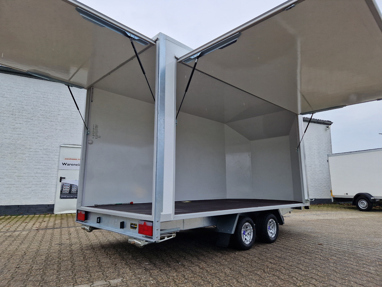 Koffer Hochlader FC2024HTL Messe 400x200x200cm aerodynamisch 10" Alufelgen (XL) 2000kg 100 km/H - عربة الطعام: صور 4 Koffer Hochlader FC2024HTL Messe 400x200x200cm aerodynamisch 10" Alufelgen (XL) 2000kg 100 km/H - عربة الطعام: صور 4
