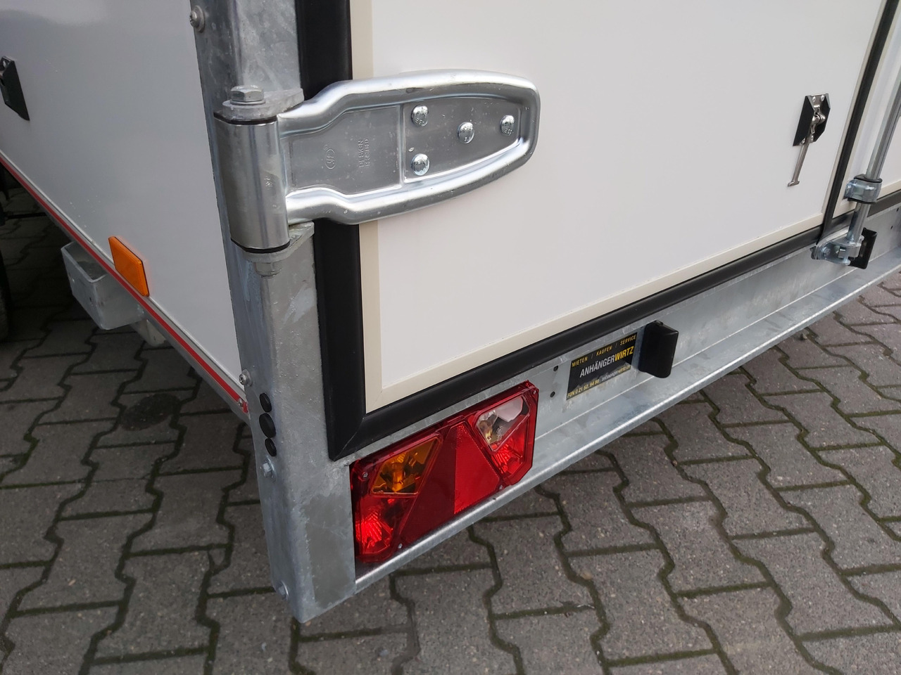 كرفان سحب Koffer Sport Camp TFS 360.00 360x180x190cm aero Seitentür 2 Fenster+ DL IL 230V 1300kg 100km/H: صور 15